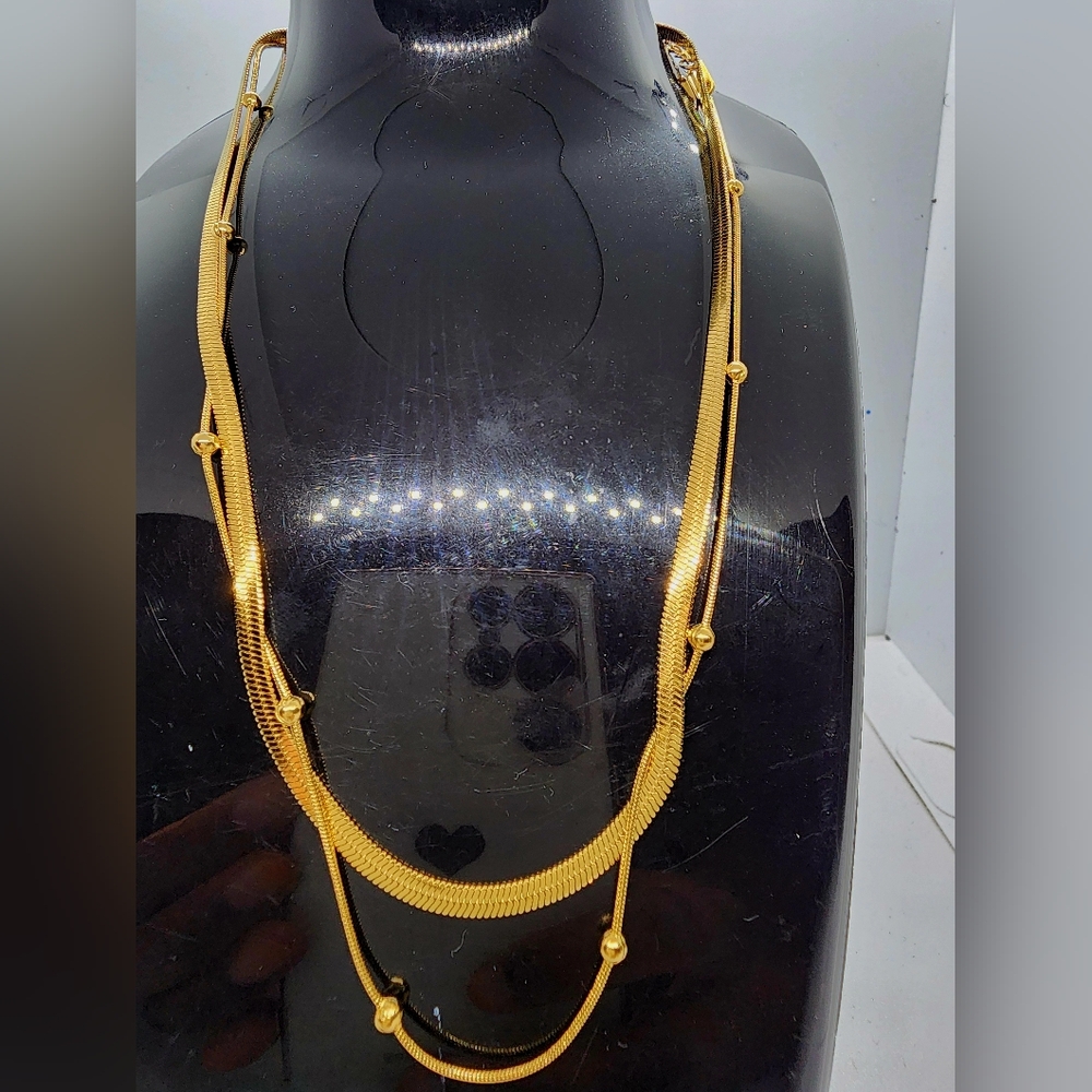Elegant Gold Necklace